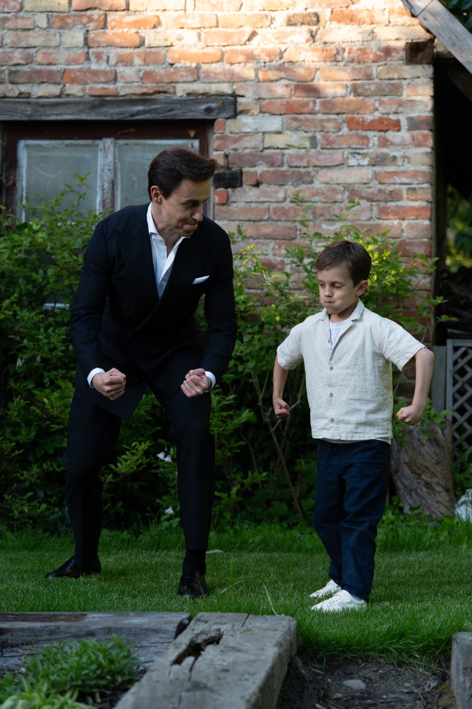 Bart Cagara and son flexing